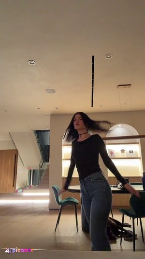 Charli D'Amelio N78