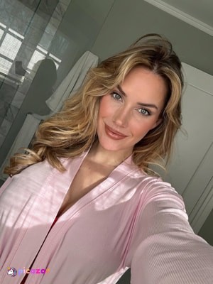 Paige Spiranac - Thumb
