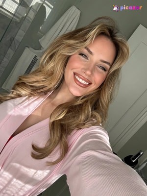 Paige Spiranac - Thumb