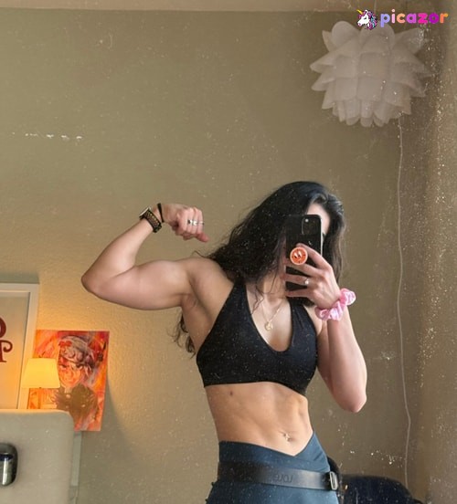 Naila Iqbal - Image