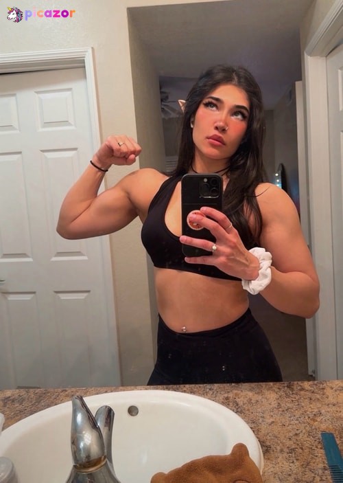 Naila Iqbal - Image