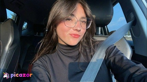 Andrea Yaraví  - Image
