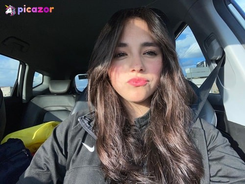 Andrea Yaraví  - Image
