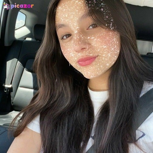 Andrea Yaraví  - Image