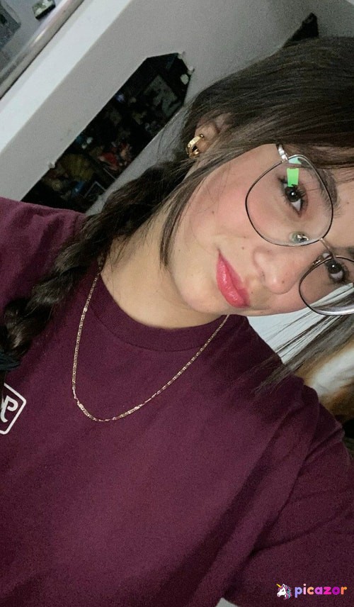 Andrea Yaraví  - Image