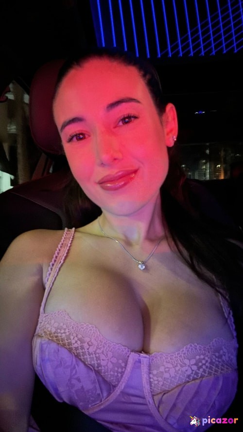 Angie Varona - Image