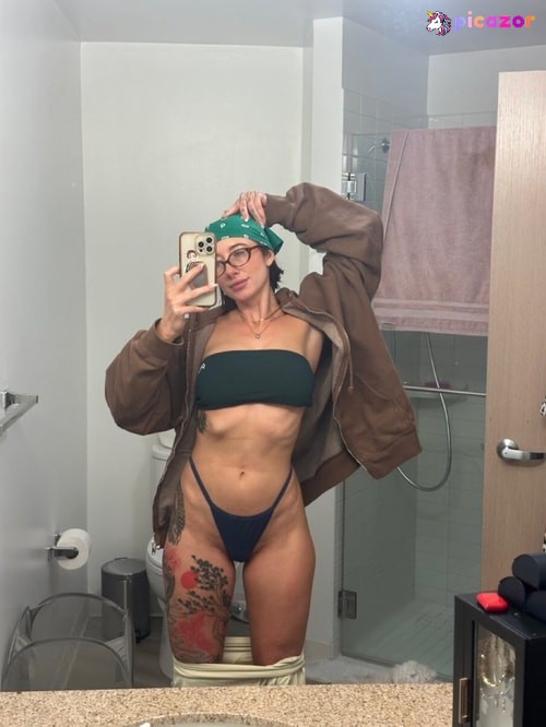 Molly Dixx - Image