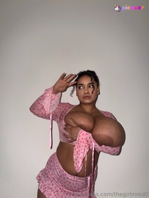Thegirlinred0 - Thumb