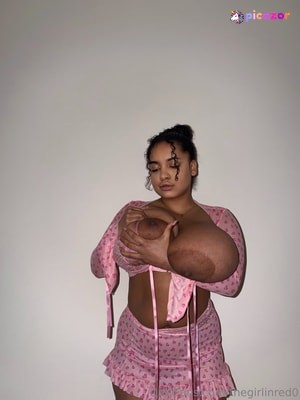 Thegirlinred0 - Thumb