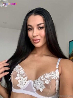 ariiiana - Thumb