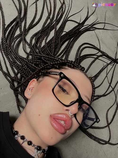 sofiakamli - Image