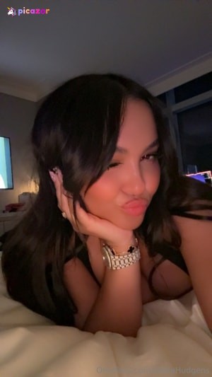 stella-hudgens-5 photo #598 photo n 598
