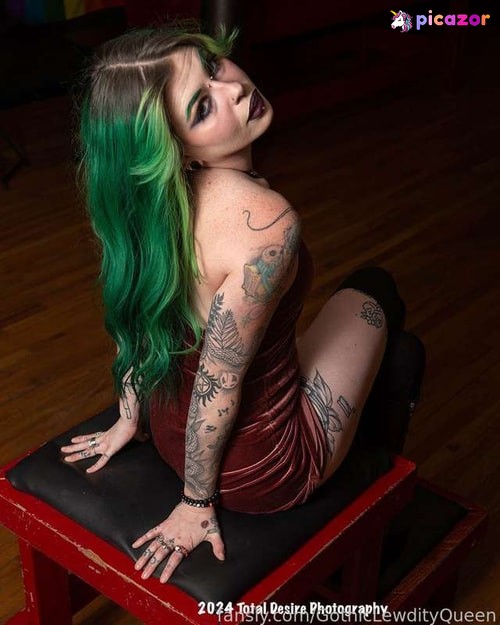 Gothiclewdityqueen - Image