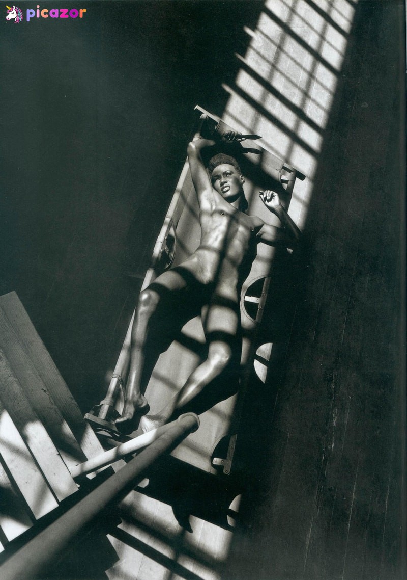 Grace Jones N34