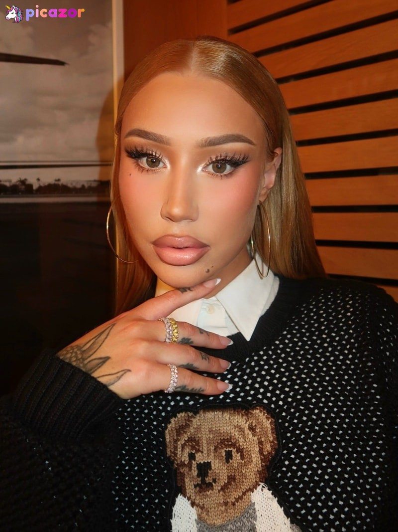 Iggy Azalea N779