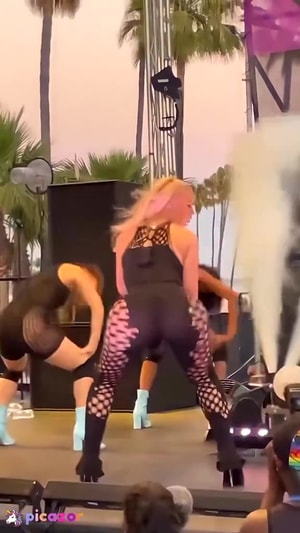 Iggy Azalea N74