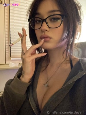 JadeyAnh N72