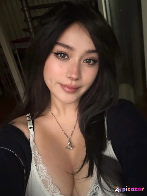 JadeyAnh - Image