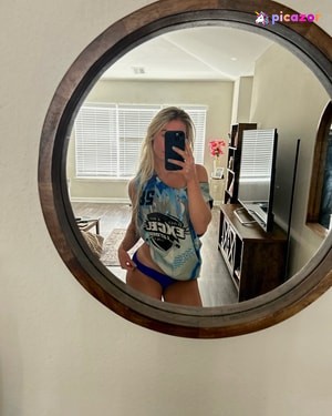 Crazycourtneyy  - Thumb