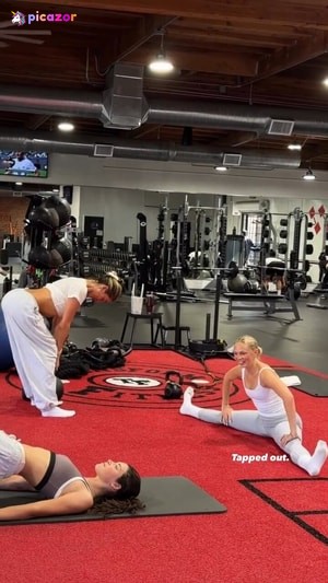 jordyn-jones photo #467 photo n 467