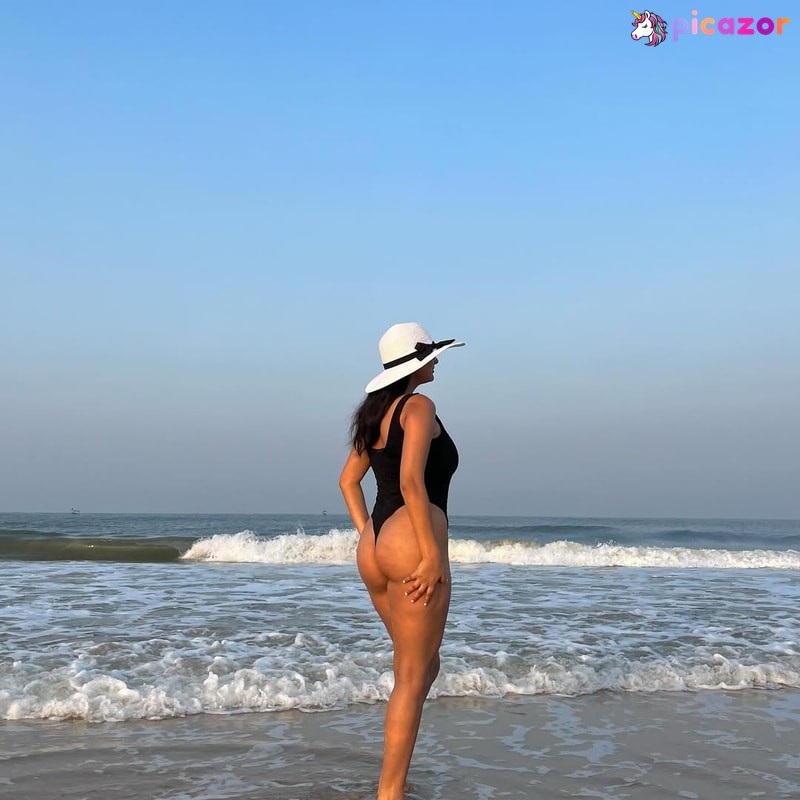 _ayushaaaa__ N6