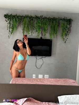 livvycherry  N16
