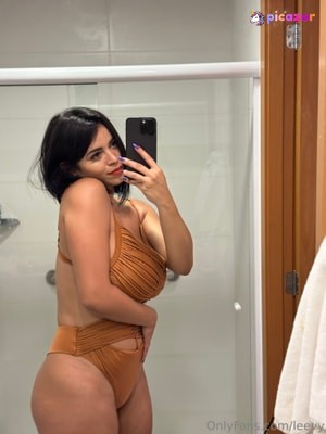 livvycherry  N13