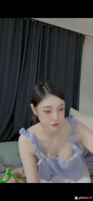 bebe_yxung video #4 photo n 4