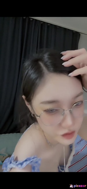 bebe_yxung video #3 photo n 3