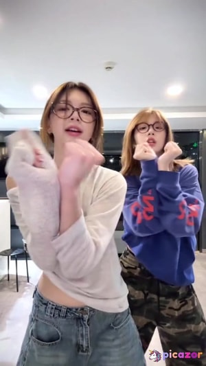 elyn-leong video #589 photo n 589