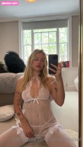 lottie-moss-1 video #323 photo n 323