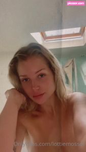 lottie-moss-1 video #308 photo n 308