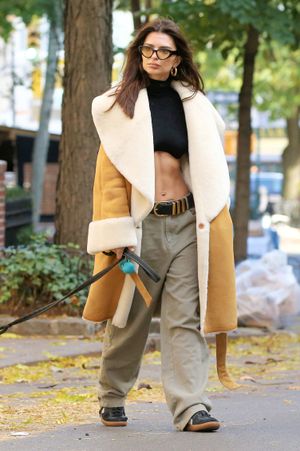 emily-ratajkowski-1 photo #2557 photo n 2557