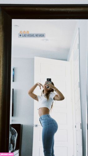 Mikaela Lafuente - Image
