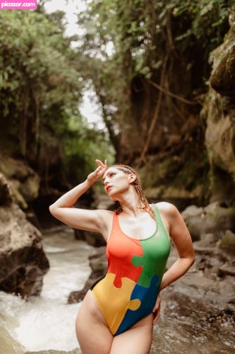 Carlotta Champagne  - Image