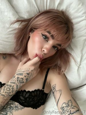 Emily Oram N5