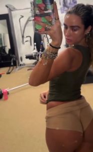 Sommer Ray N225
