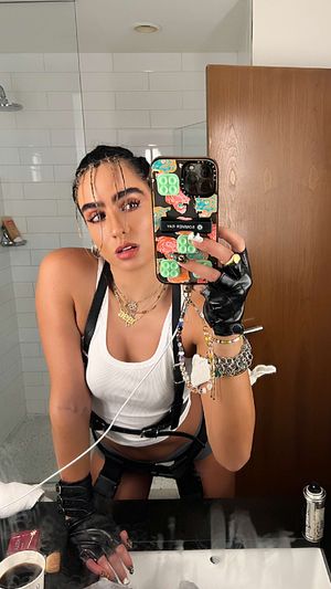Sommer Ray N231