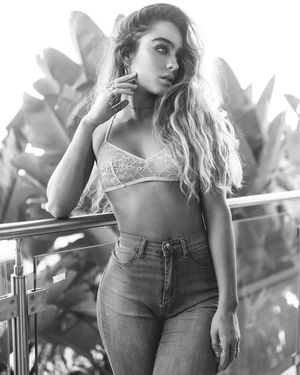 Sommer Ray N27