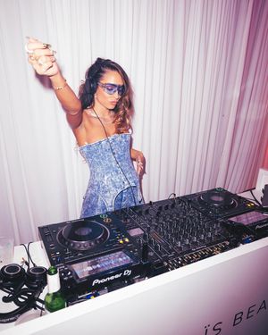 Sommer Ray N93