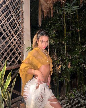 Sommer Ray N72
