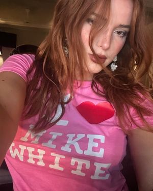 Bella Thorne N49