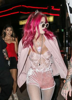 Bella Thorne N31
