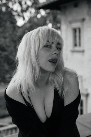 Billie Eilish - Thumb