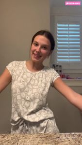 millie-bobby-brown-1 video #696 photo n 696