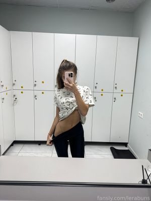 Valeria Lerochka - Thumb