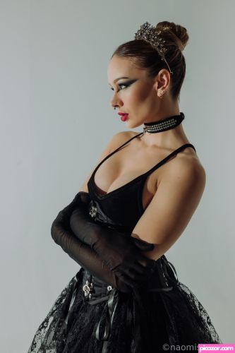 Naomi Swann - Image