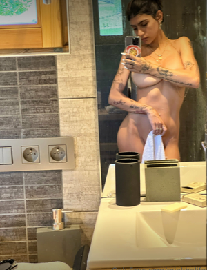 Mia Khalifa - Thumb