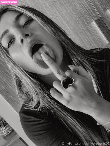 Ashlyeroberts  - Image