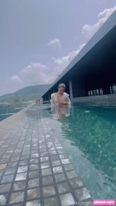 minnie-bikini-1 video #262 photo n 262